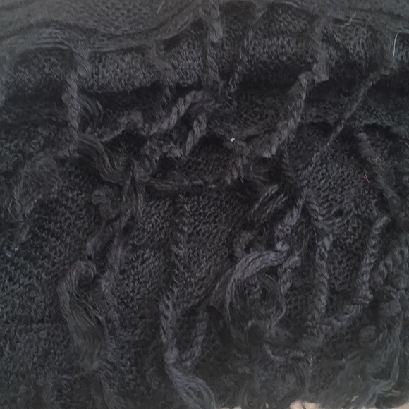 Black extra wide scarf - Picture 2 of 2